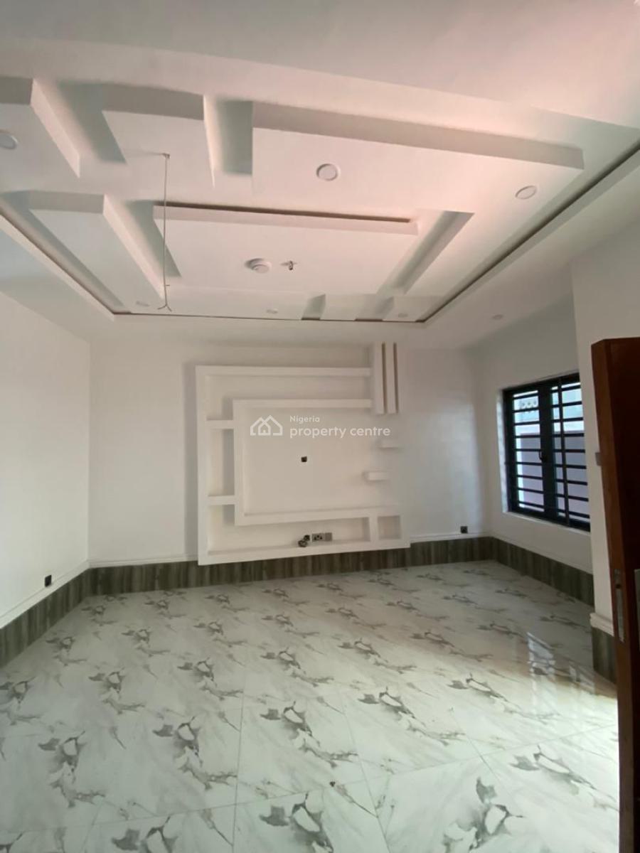 2 Bedroom Apartment, Mobile Road, Ilaje, Ajah, Lagos, Flat / Apartment for Rent