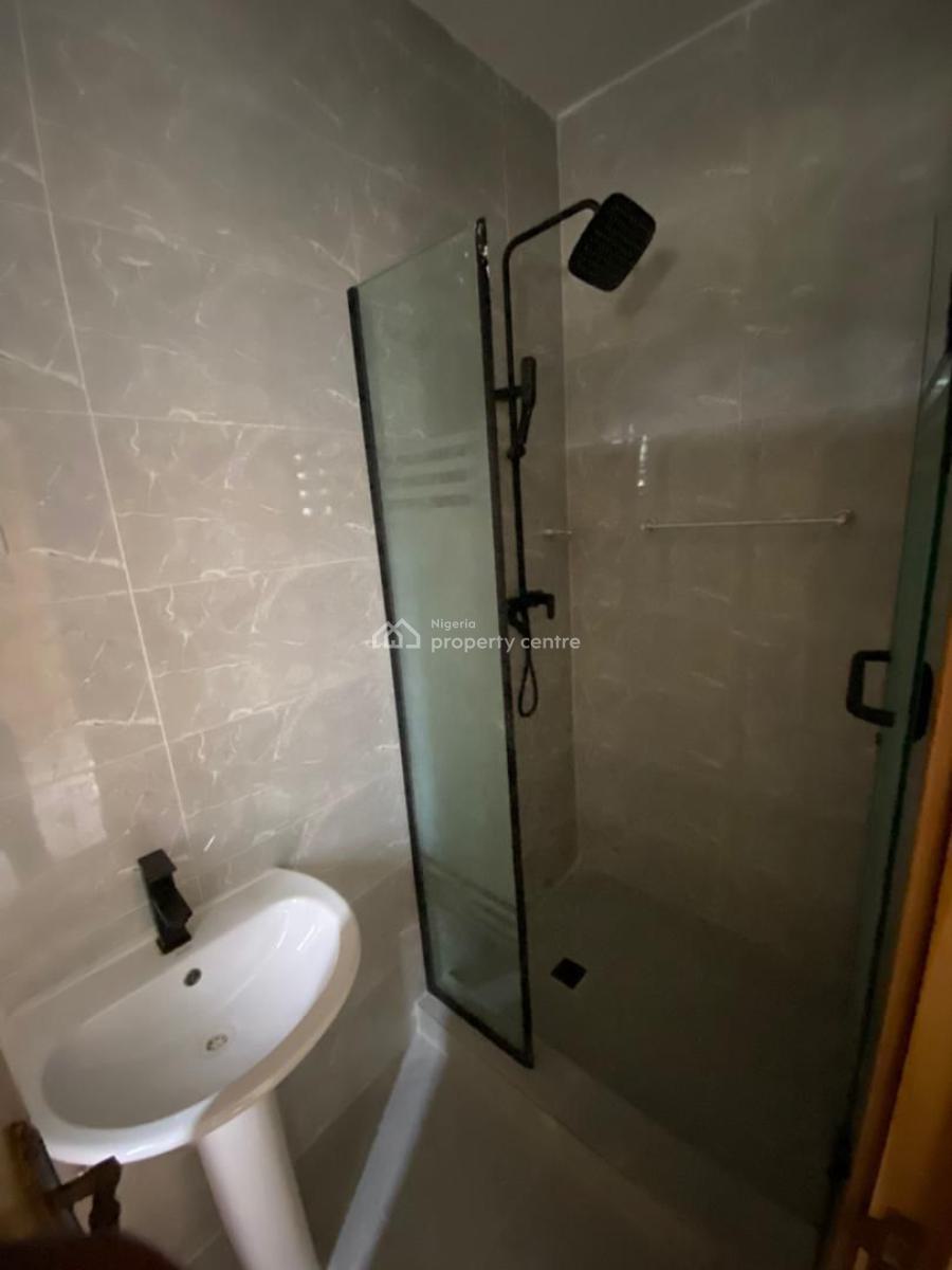 2 Bedroom Apartment, Mobile Road, Ilaje, Ajah, Lagos, Flat / Apartment for Rent