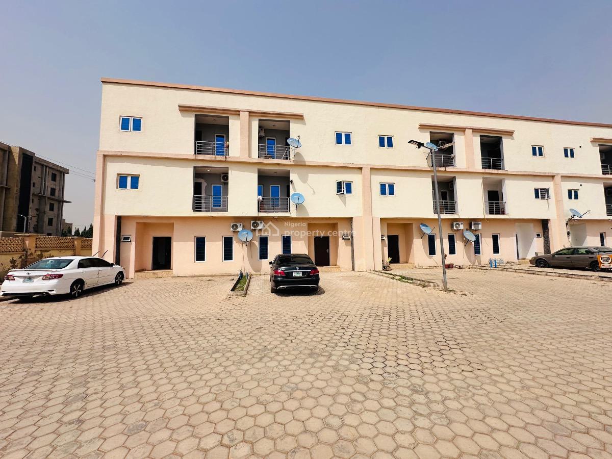 1 Bedroom Flat  Acs and Fitted Kitchen, Katampe, Abuja, Flat / Apartment for Sale