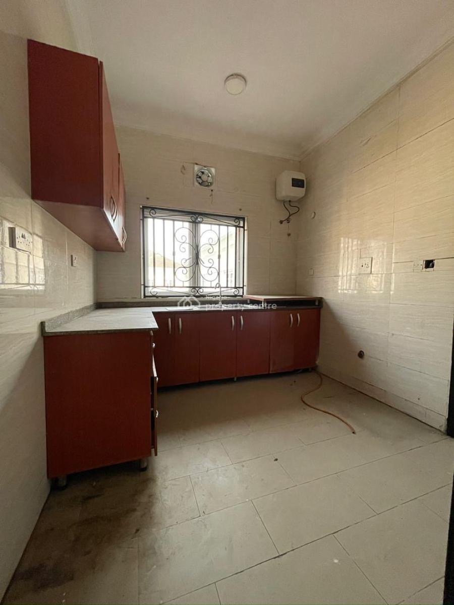 Specious 3bedrooms Apartment with Bq, Agungi, Lekki, Lagos, Flat / Apartment for Rent