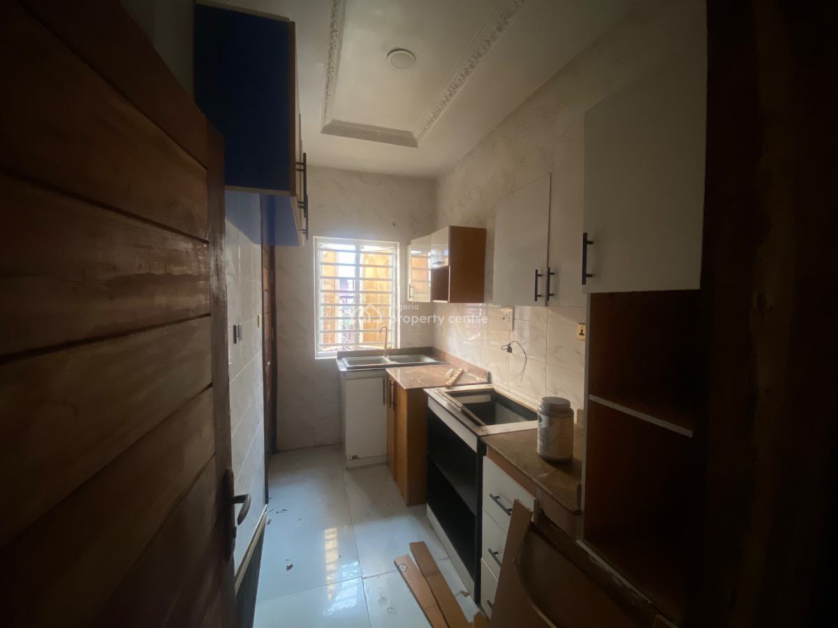 2bedroom Apartment in a Gated Call to Access Estate, Ologolo, Lekki, Lagos, Flat / Apartment for Rent