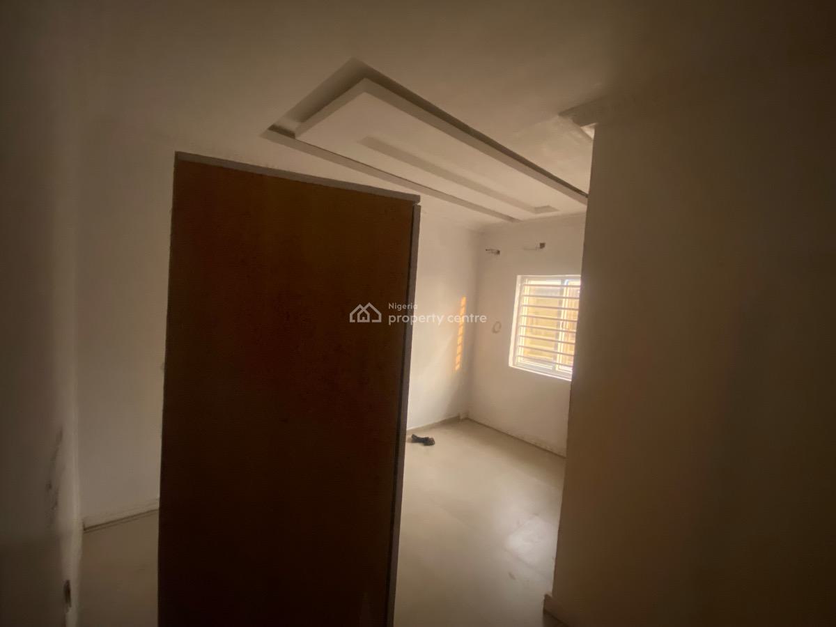 2bedroom Apartment in a Gated Call to Access Estate, Ologolo, Lekki, Lagos, Flat / Apartment for Rent