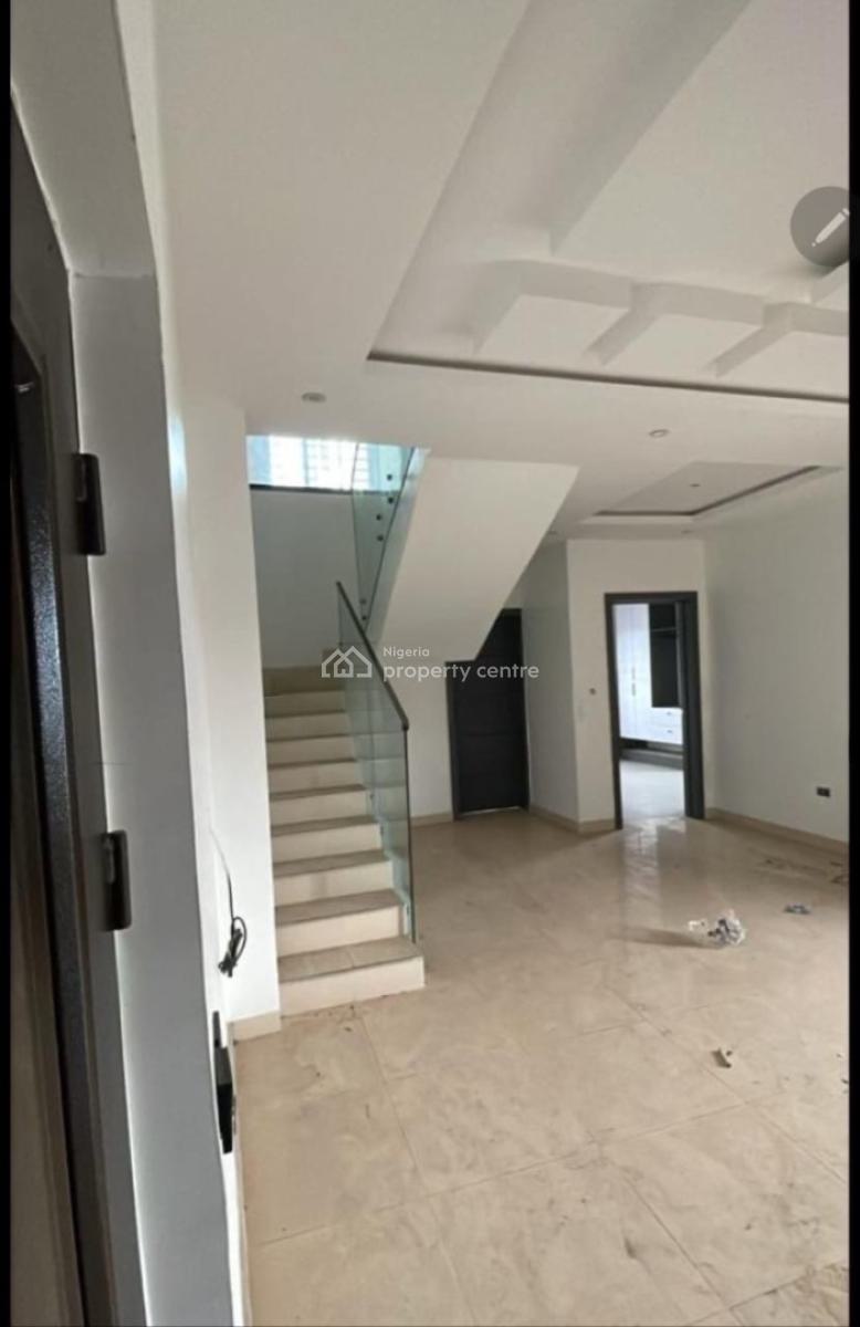 Well Built and Fully Serviced 3 Bedroom Massionette, Lekki Phase 1, Lekki, Lagos, Flat / Apartment for Rent