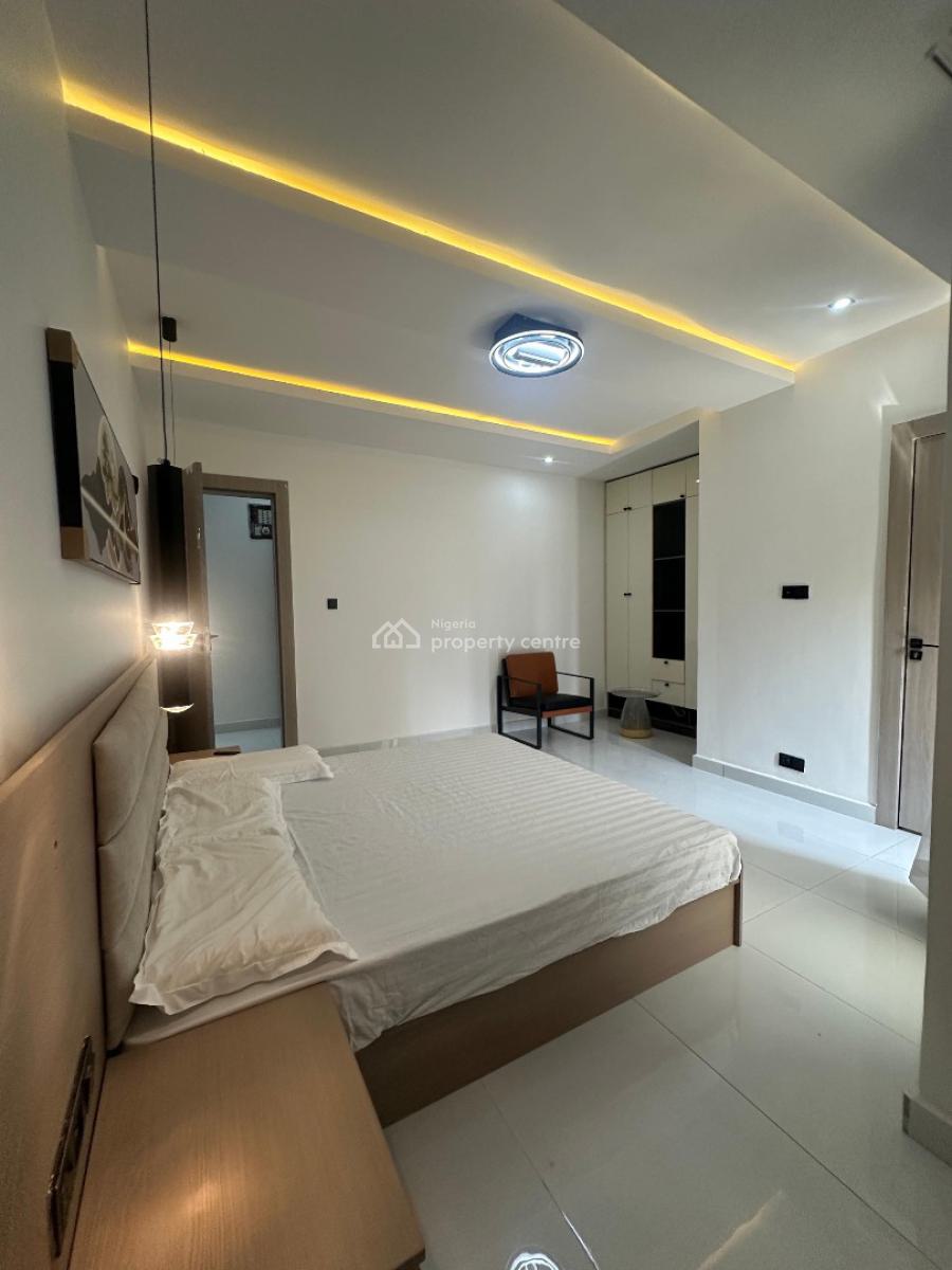 Beautifully Built 3bnedroom Apartment with Swimming Pool ,gym&elevator, Lekki Phase 1, Lekki, Lagos, Flat / Apartment for Sale