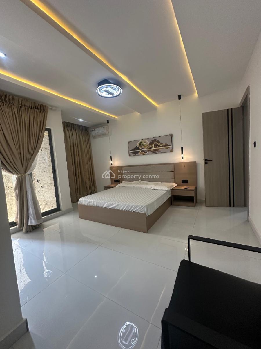 Beautifully Built 3bnedroom Apartment with Swimming Pool ,gym&elevator, Lekki Phase 1, Lekki, Lagos, Flat / Apartment for Sale