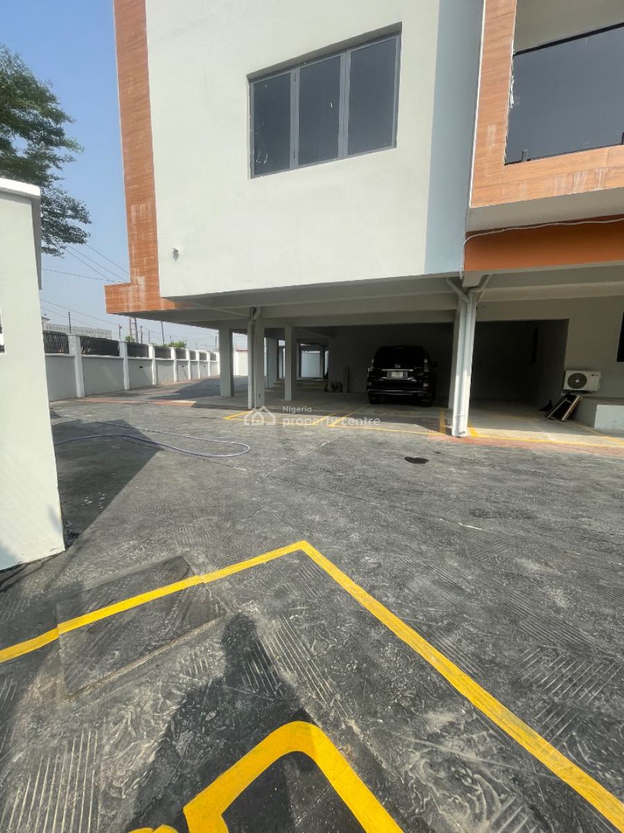 1 Bedroom Bq, Lekki Phase 1, Lekki, Lagos, Self Contain (single Rooms) for Rent