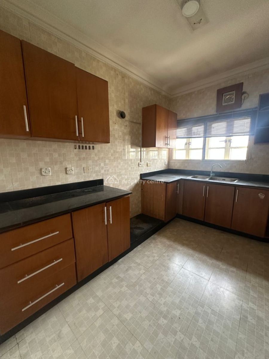 Neat and Well Maintained Two Bedroom Apartment, Parkview, Ikoyi, Lagos, Flat / Apartment for Rent