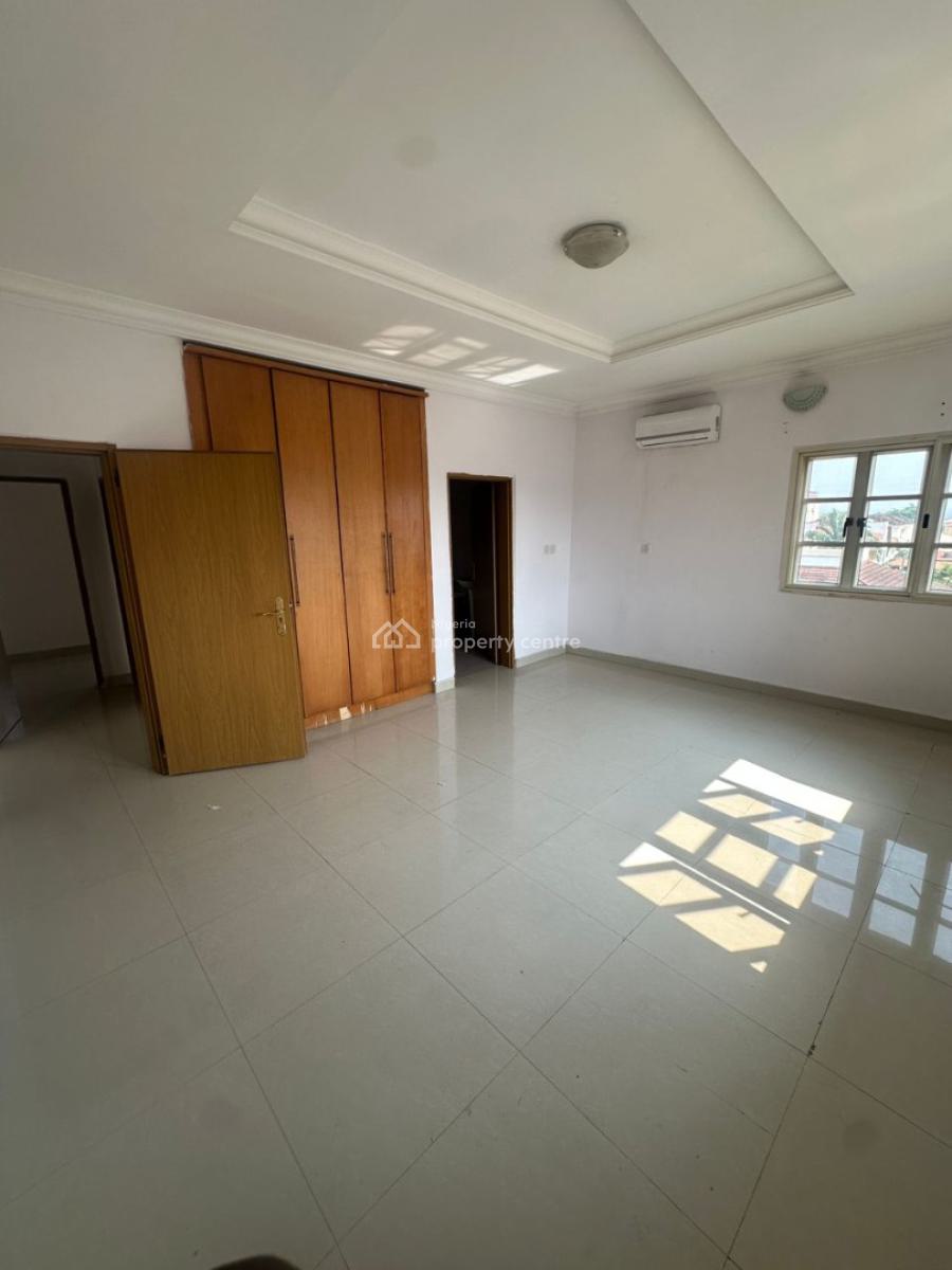 Neat and Well Maintained Two Bedroom Apartment, Parkview, Ikoyi, Lagos, Flat / Apartment for Rent