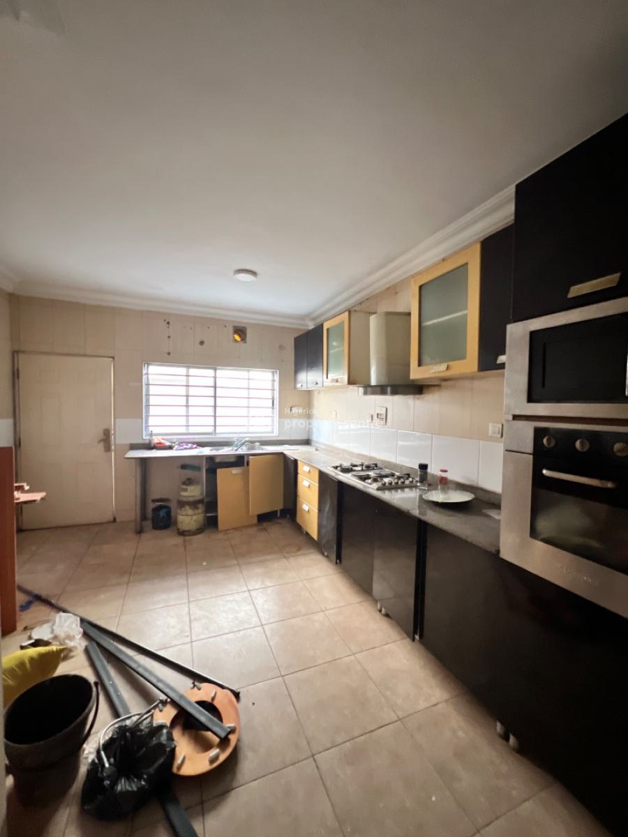 Spacious 4 Bedroom Terrace with Bq, Lekki Phase 1, Lekki, Lagos, Terraced Duplex for Rent