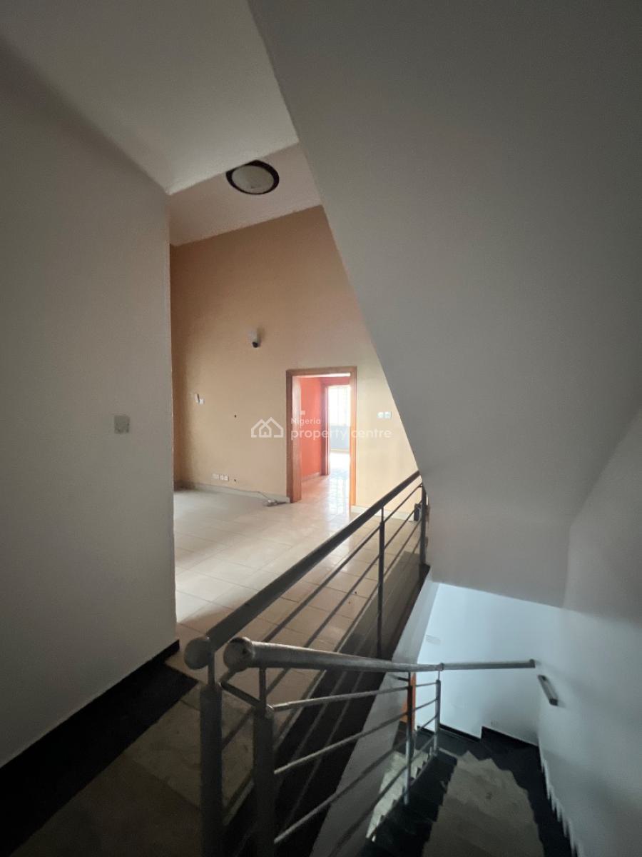 Spacious 4 Bedroom Terrace with Bq, Lekki Phase 1, Lekki, Lagos, Terraced Duplex for Rent