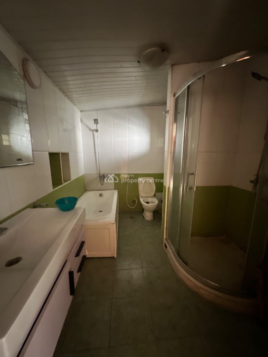 Spacious 4 Bedroom Terrace with Bq, Lekki Phase 1, Lekki, Lagos, Terraced Duplex for Rent