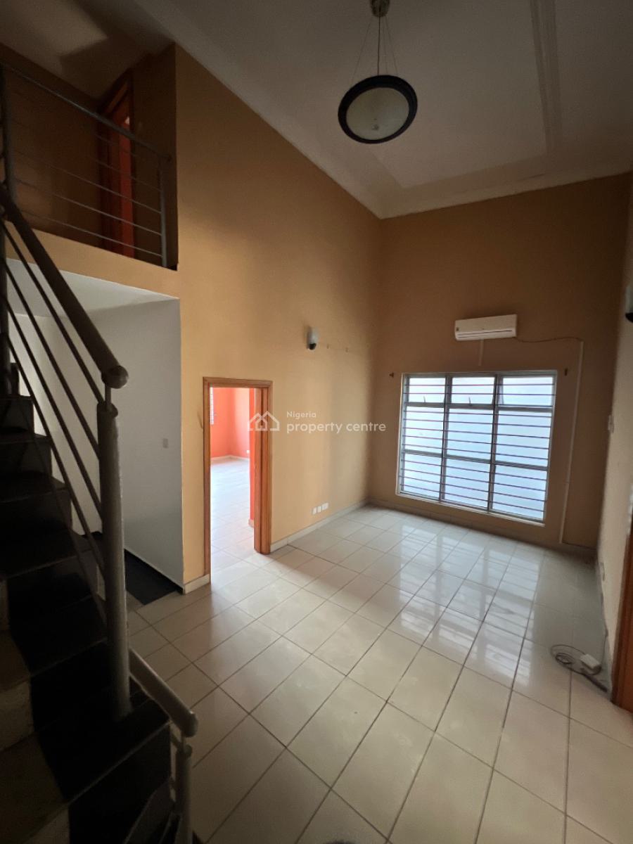 Spacious 4 Bedroom Terrace with Bq, Lekki Phase 1, Lekki, Lagos, Terraced Duplex for Rent