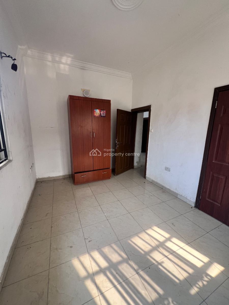 Spacious 2 Bedroom Apartment, Lekki Phase 1, Lekki, Lagos, Flat / Apartment for Rent