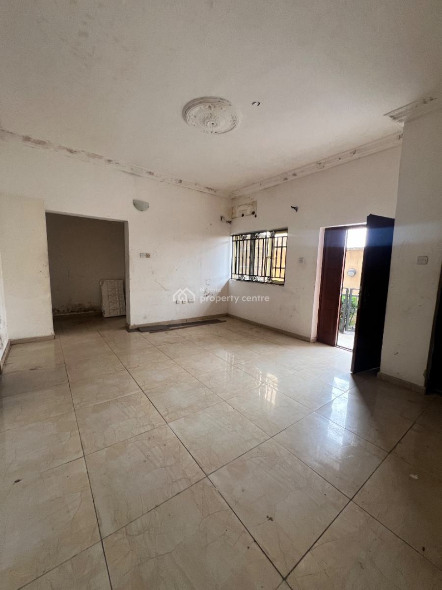 Spacious 2 Bedroom Apartment, Lekki Phase 1, Lekki, Lagos, Flat / Apartment for Rent
