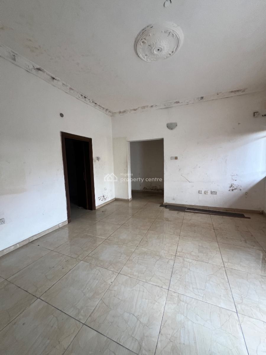 Spacious 2 Bedroom Apartment, Lekki Phase 1, Lekki, Lagos, Flat / Apartment for Rent