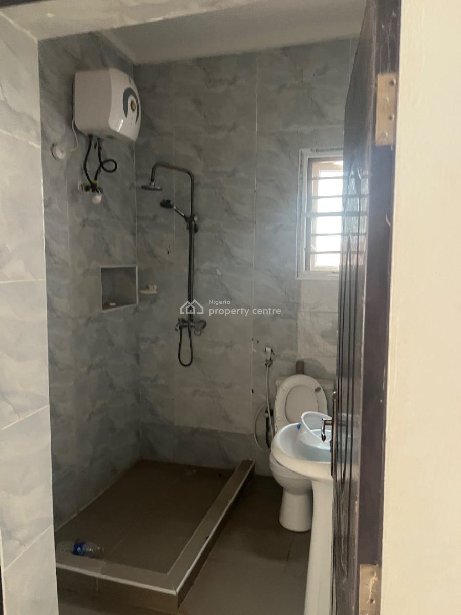 Clean 3 Bedroom Flat, Ground Floor, Tarred Rd, By Zartech, Wuye, Abuja, Flat / Apartment for Rent