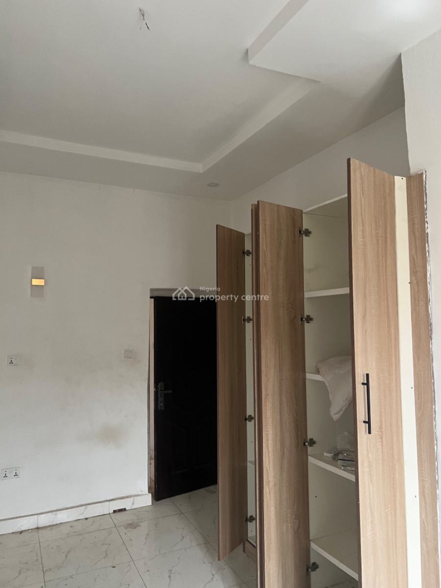 Clean 3 Bedroom Flat, Ground Floor, Tarred Rd, By Zartech, Wuye, Abuja, Flat / Apartment for Rent