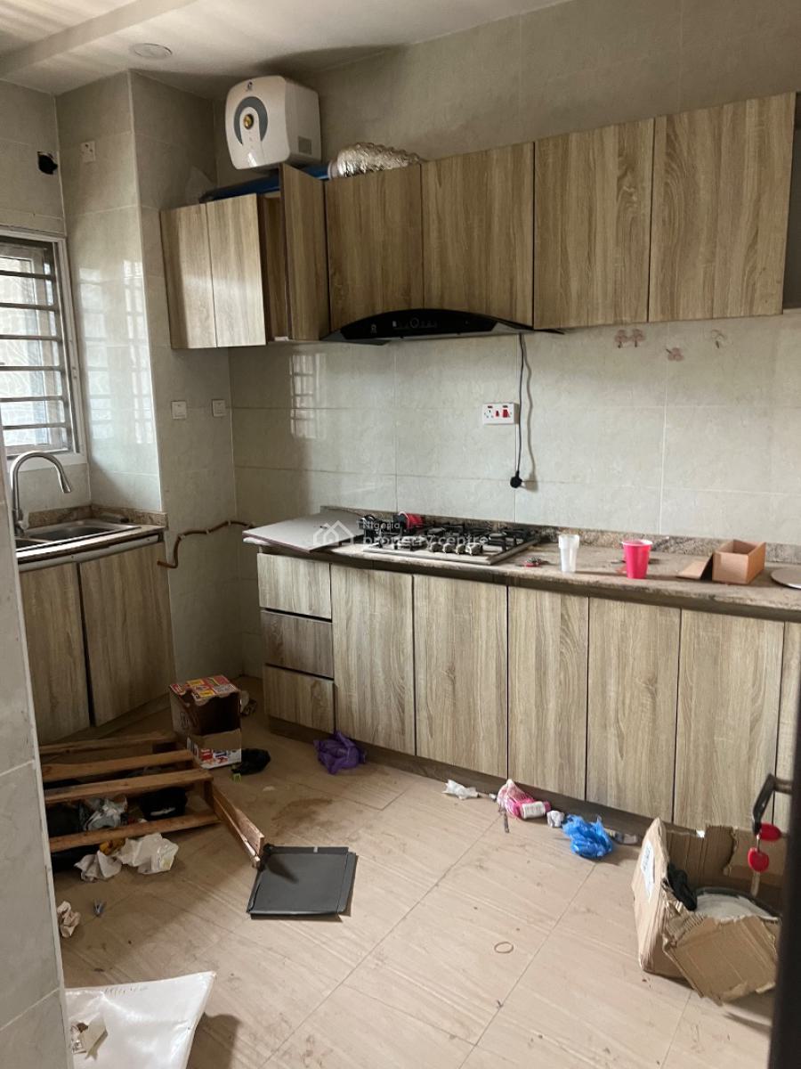 Clean 3 Bedroom Flat, Ground Floor, Tarred Rd, By Zartech, Wuye, Abuja, Flat / Apartment for Rent