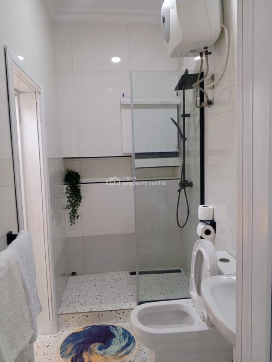 Cozy 2 Bedroom Apartment Available, Lekki Phase 1, Lekki, Lagos, Flat / Apartment for Rent