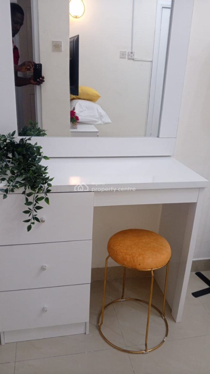 Cozy 2 Bedroom Apartment Available, Lekki Phase 1, Lekki, Lagos, Flat / Apartment for Rent