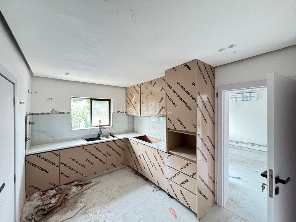 Cozy 3 Bedroom Apartment with Bq, Victoria Island (vi), Lagos, Flat / Apartment for Rent