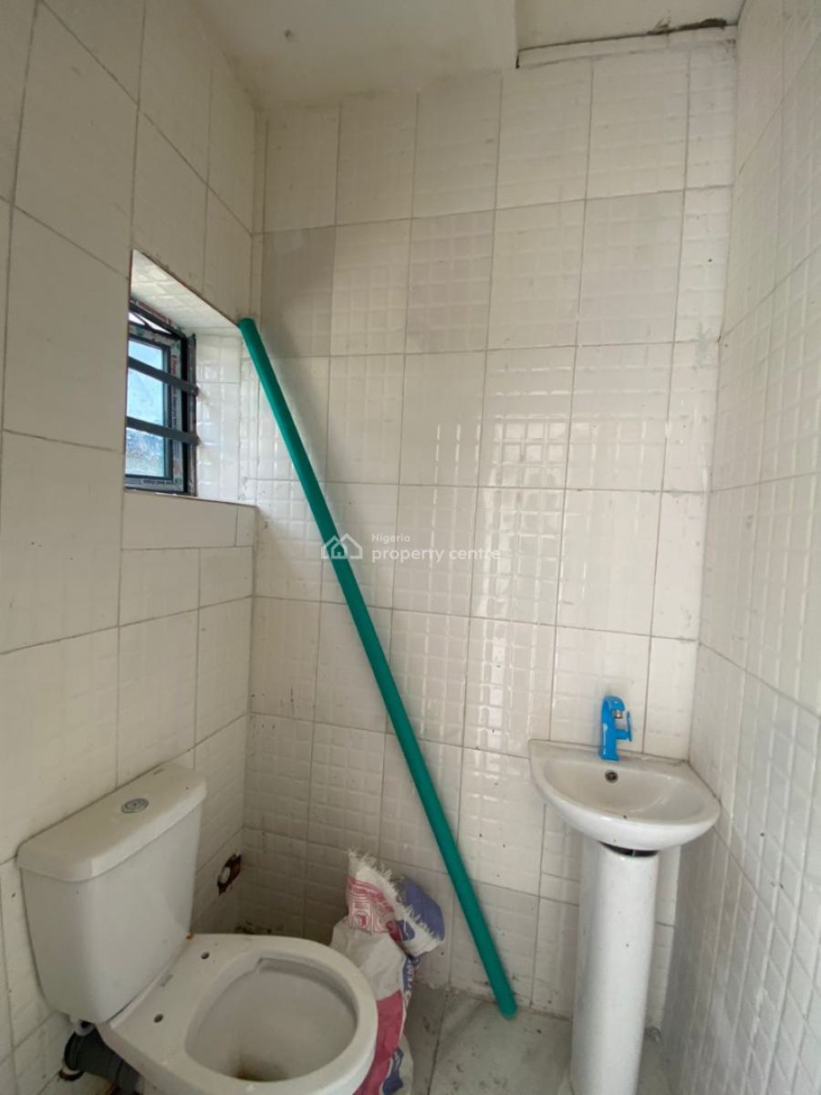 an Executive One Bedroom Flat, Newtown Estate Ogombo Off Abraham Adesanya Ajah, Lekki, Lagos, Mini Flat (room and Parlour) for Rent