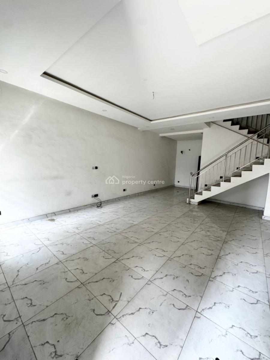 an Executive 4 Bedroom Duplex, Mobile Court Estate Illaje Mobil Road. Lekki Phase 2, Lekki, Lagos, Terraced Duplex for Rent