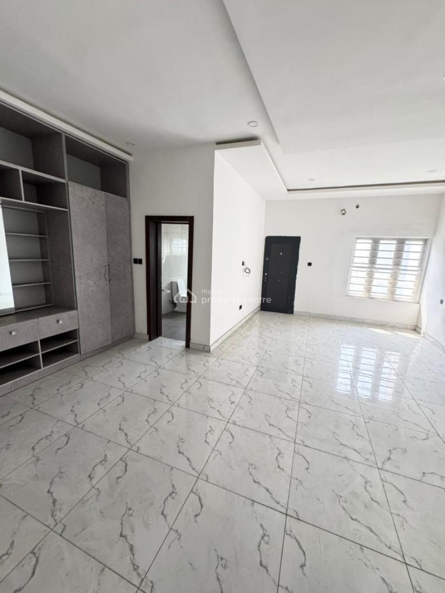 an Executive 4 Bedroom Duplex, Mobile Court Estate Illaje Mobil Road. Lekki Phase 2, Lekki, Lagos, Terraced Duplex for Rent