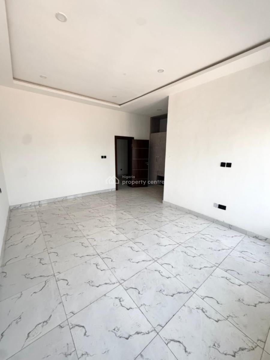 an Executive 4 Bedroom Duplex, Mobile Court Estate Illaje Mobil Road. Lekki Phase 2, Lekki, Lagos, Terraced Duplex for Rent