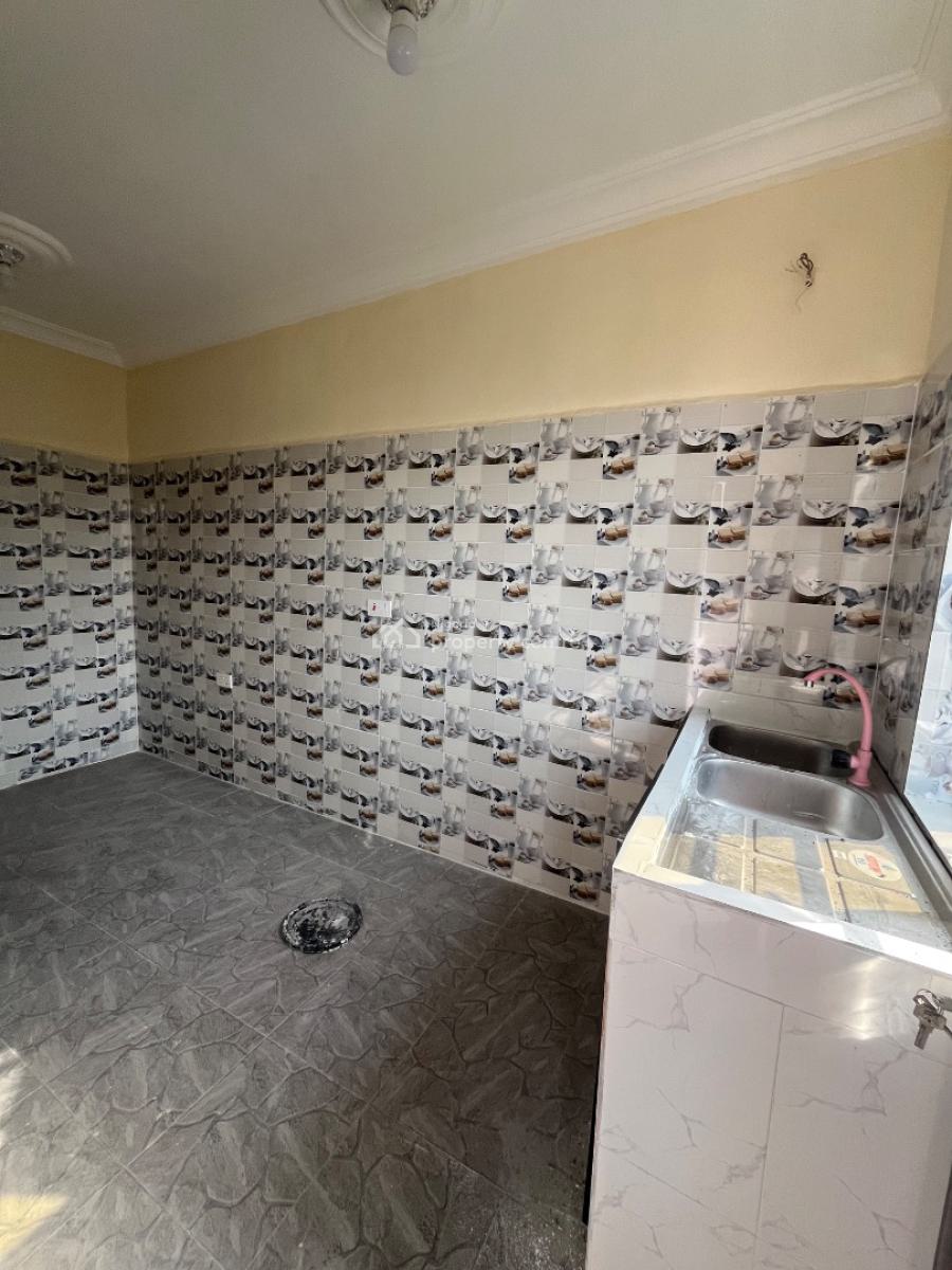 2 Bedroom Flat, Muniru Estate, Ogombo, Ajah, Lagos, Flat / Apartment for Rent