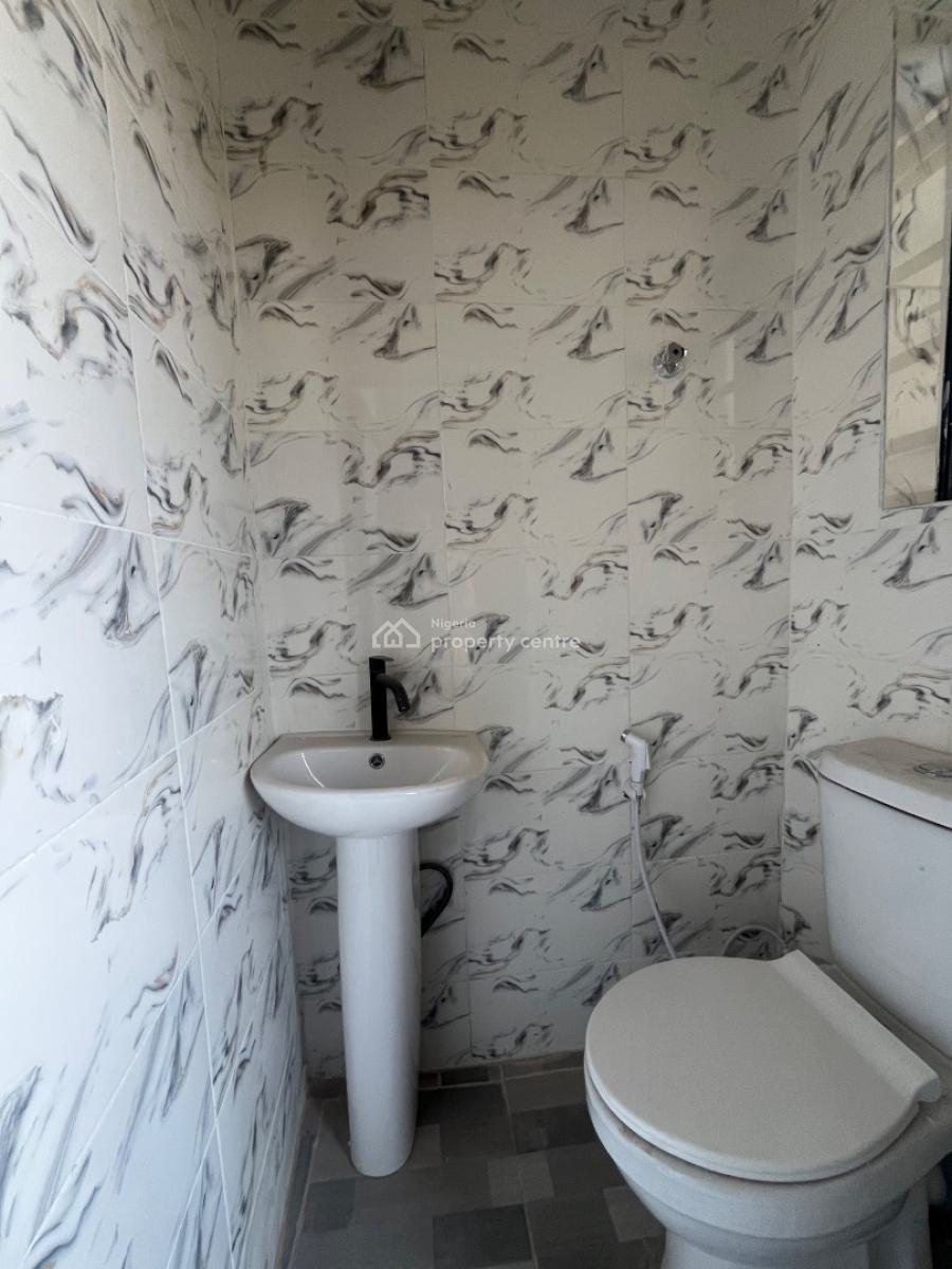 2 Bedroom Flat, Muniru Estate, Ogombo, Ajah, Lagos, Flat / Apartment for Rent