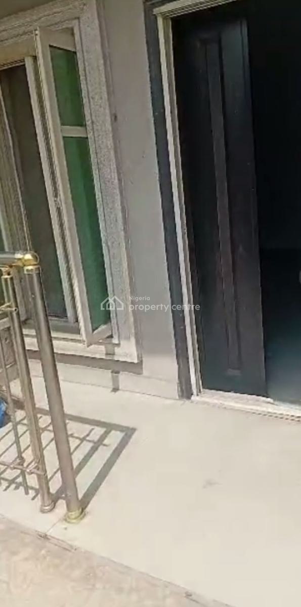 Lovely Spacious Decent 3 Bedroom Flats, Alara, Sabo, Yaba, Lagos, Flat / Apartment for Rent