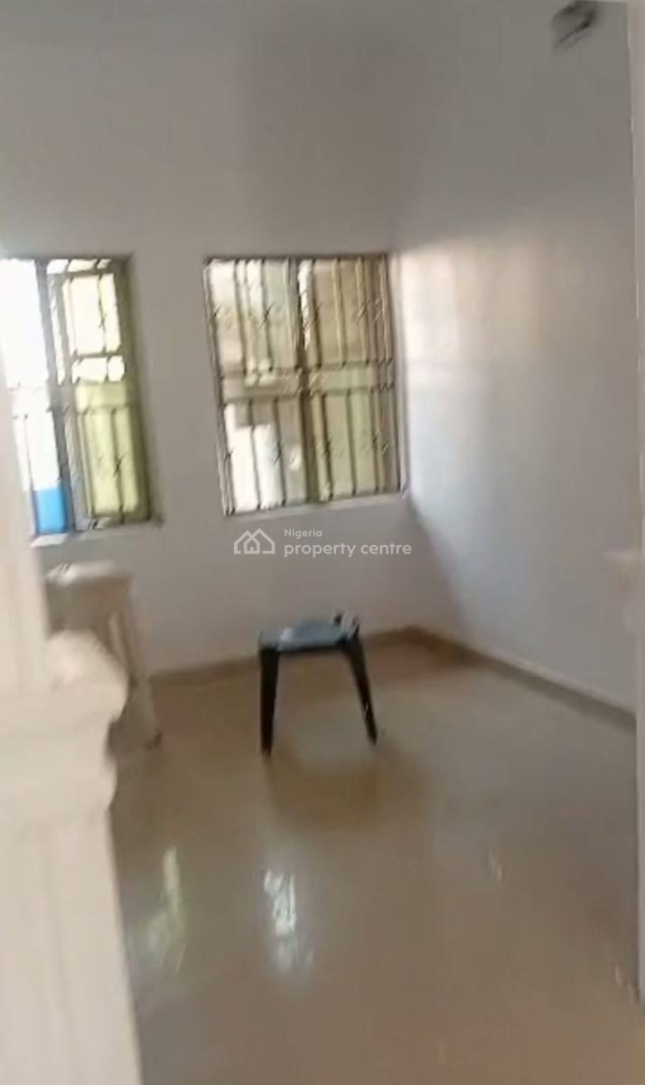 Lovely Spacious Decent 3 Bedroom Flats, Alara, Sabo, Yaba, Lagos, Flat / Apartment for Rent