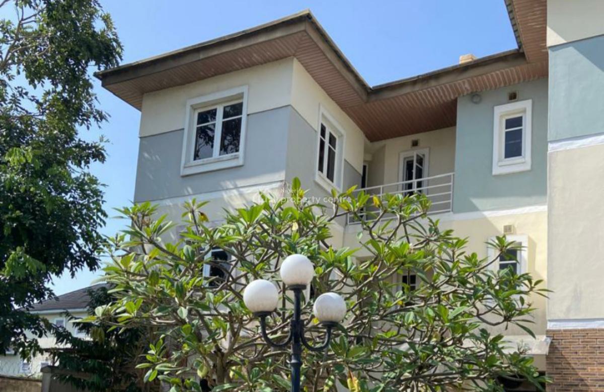 4bedroom Townhouse + 1room Bq in a Well Maintained & Serviced Estate, in a Serviced Estate in Oniru, Victoria Island (vi), Lagos, House for Sale
