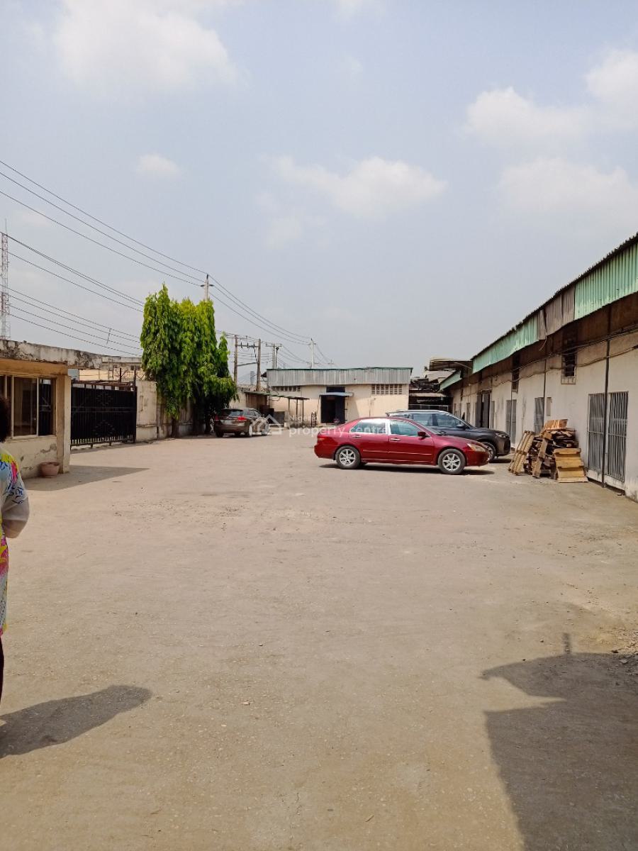 32000 Square Feet Warehouse with Exclusive Compound Plus Offices, Ilupeju, Lagos, Warehouse for Rent