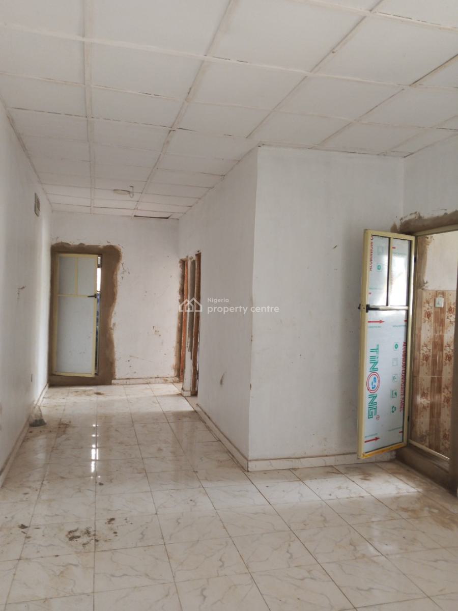 Clean 2 Bedroom Upstairs Apartment, Irawo, Owode Onirin, Irawo, Kosofe, Lagos, Flat / Apartment for Rent