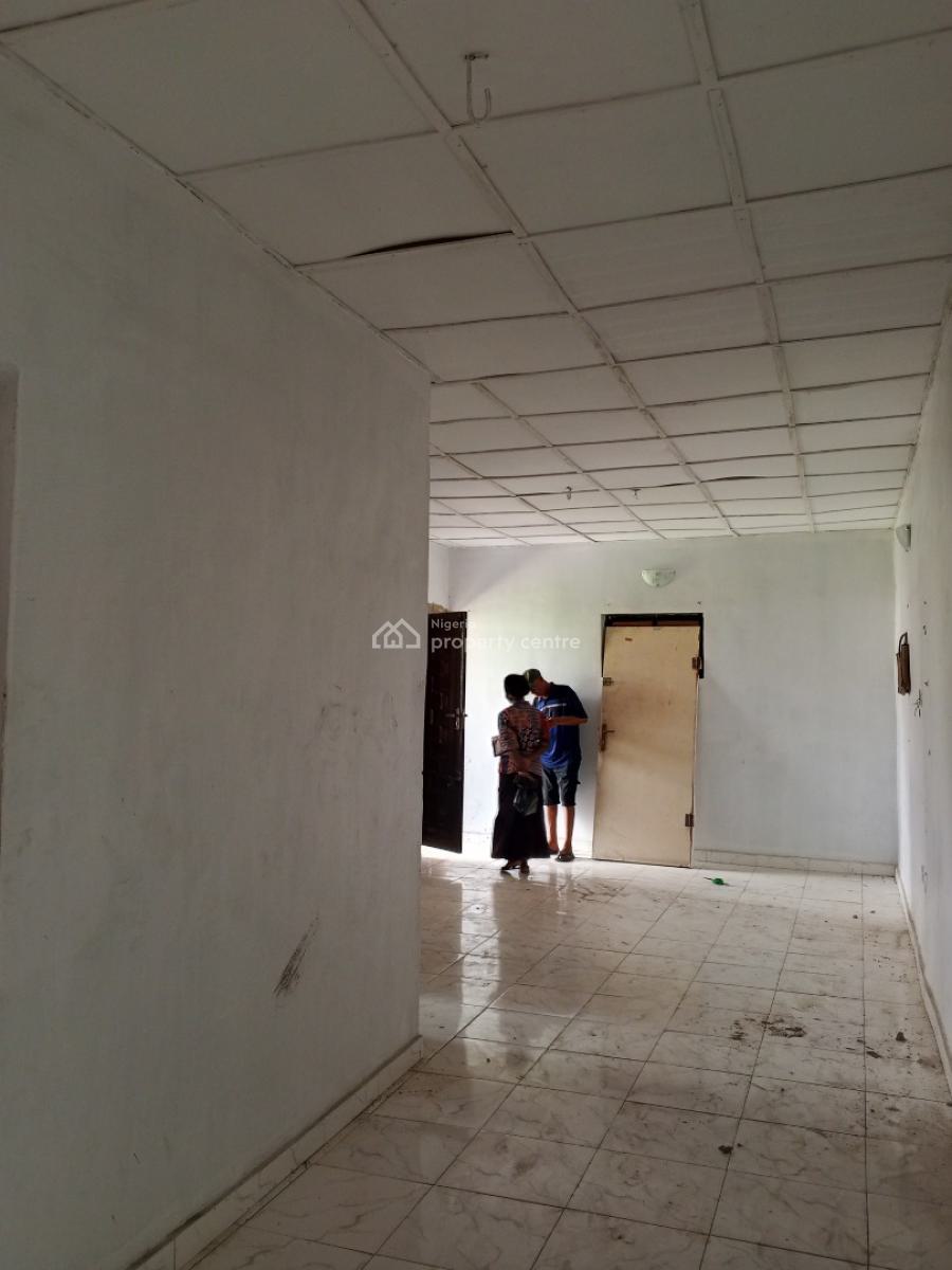 Clean 2 Bedroom Upstairs Apartment, Irawo, Owode Onirin, Irawo, Kosofe, Lagos, Flat / Apartment for Rent