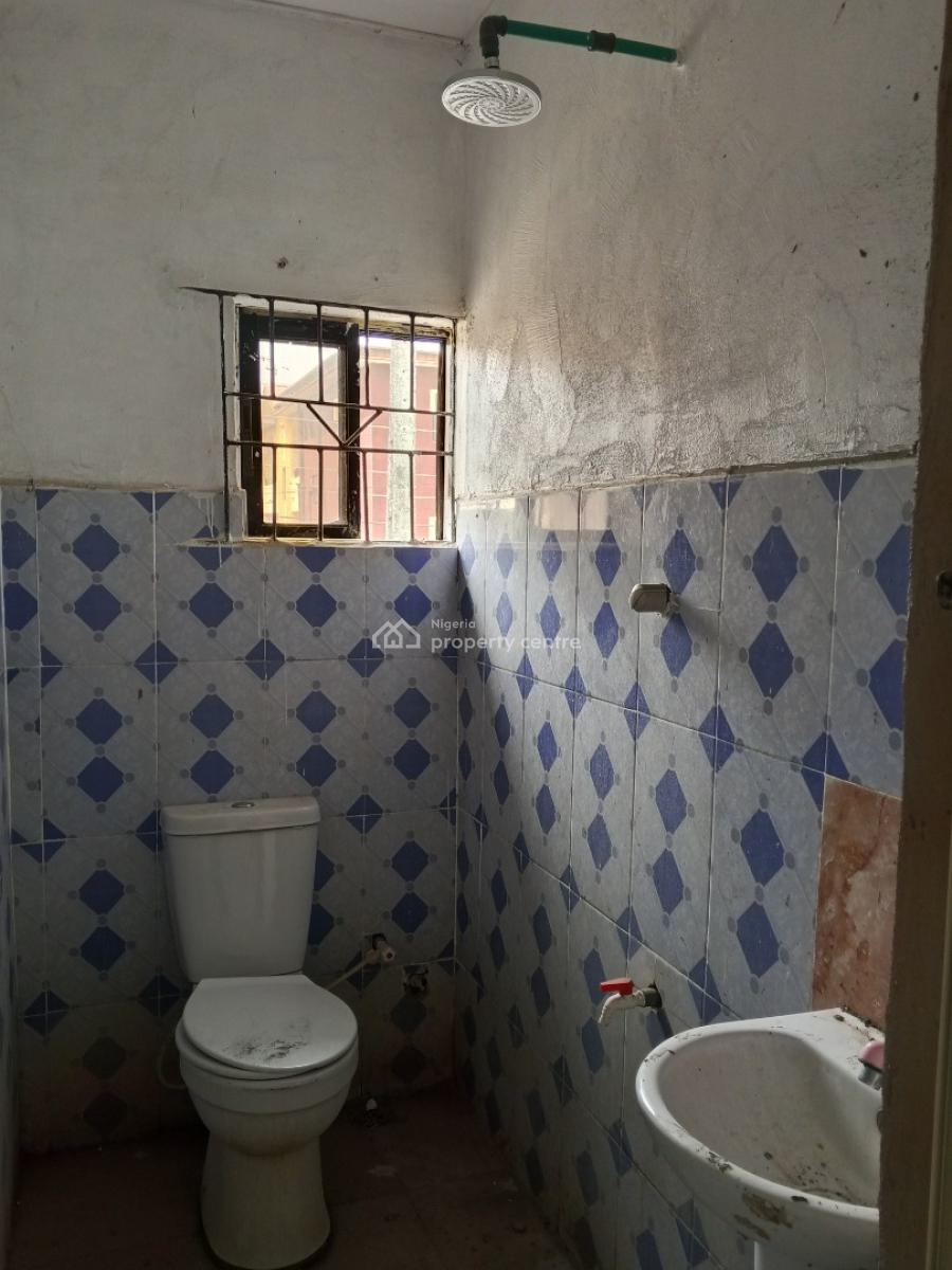 Clean 2 Bedroom Upstairs Apartment, Irawo, Owode Onirin, Irawo, Kosofe, Lagos, Flat / Apartment for Rent