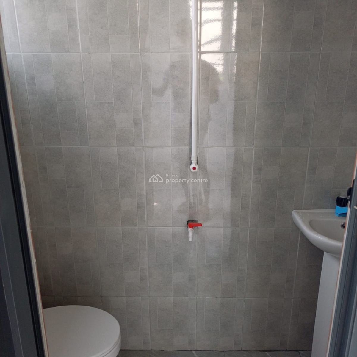 Beautiful and Spacious 2bedroom Flat, United Estate,sangotedo, Ajah, Lagos, Flat / Apartment for Rent