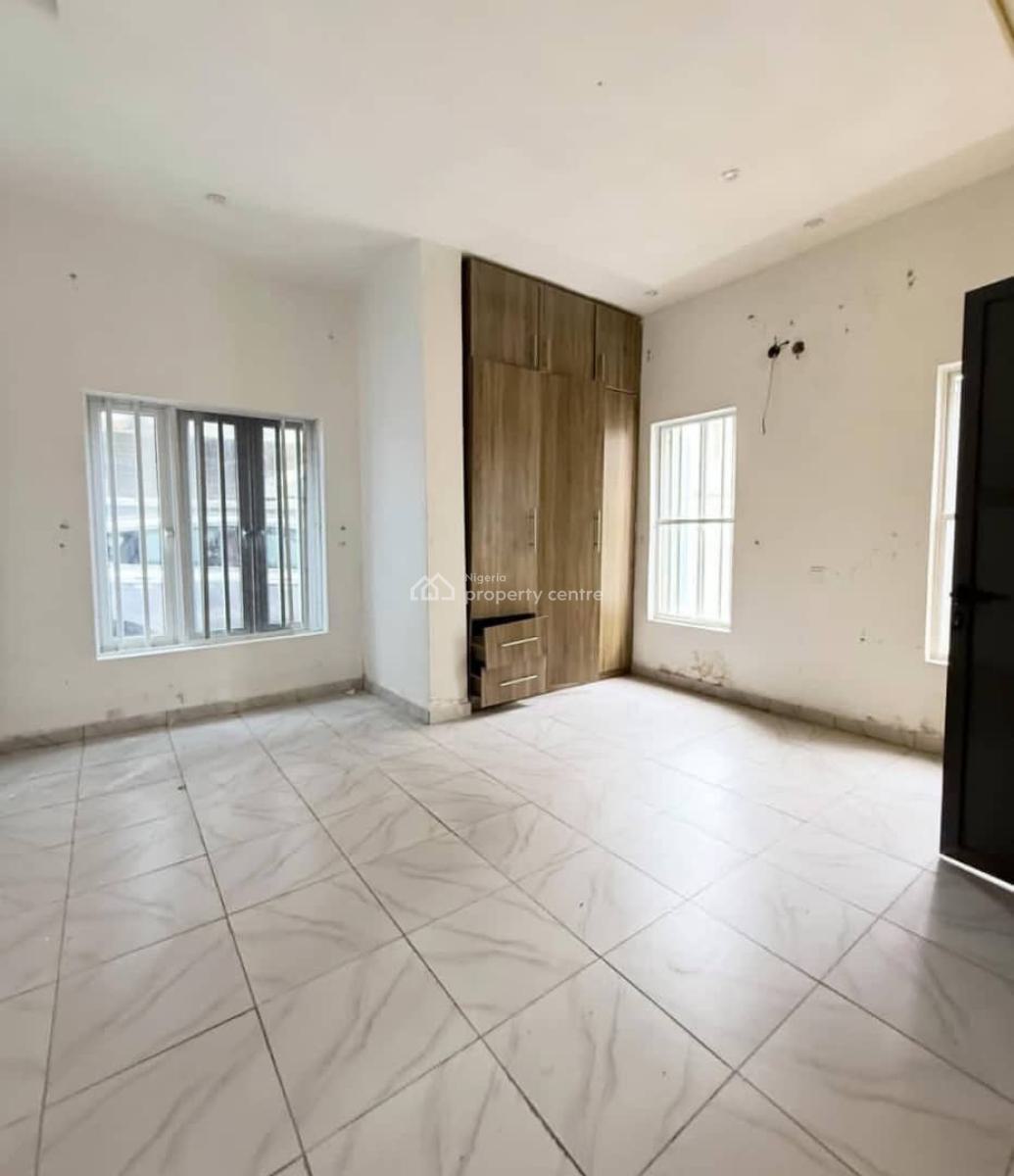 Luxurious 3 Bedroom Apartment, Ilasan, Lekki Phase 1, Lekki, Lagos, Flat / Apartment for Rent