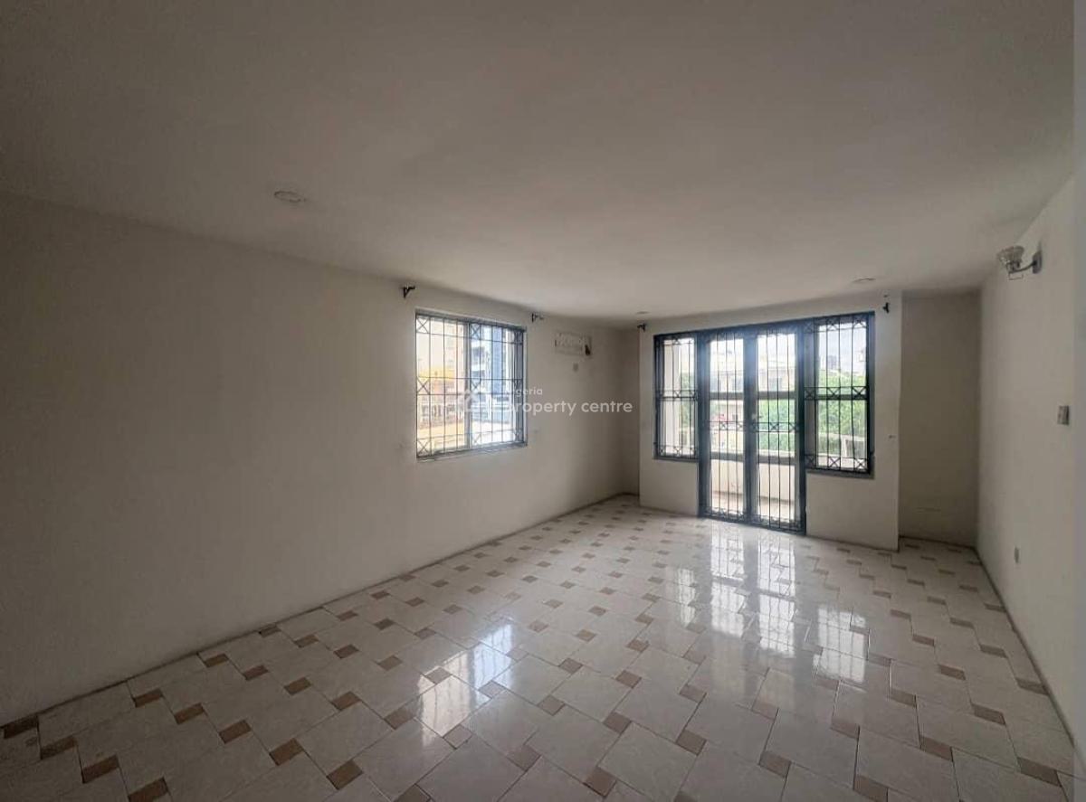 Well Maintained 5 Bedroom Fully Detached House with a Room Bq, Lekki Phase 1, Lekki, Lagos, Detached Duplex for Rent