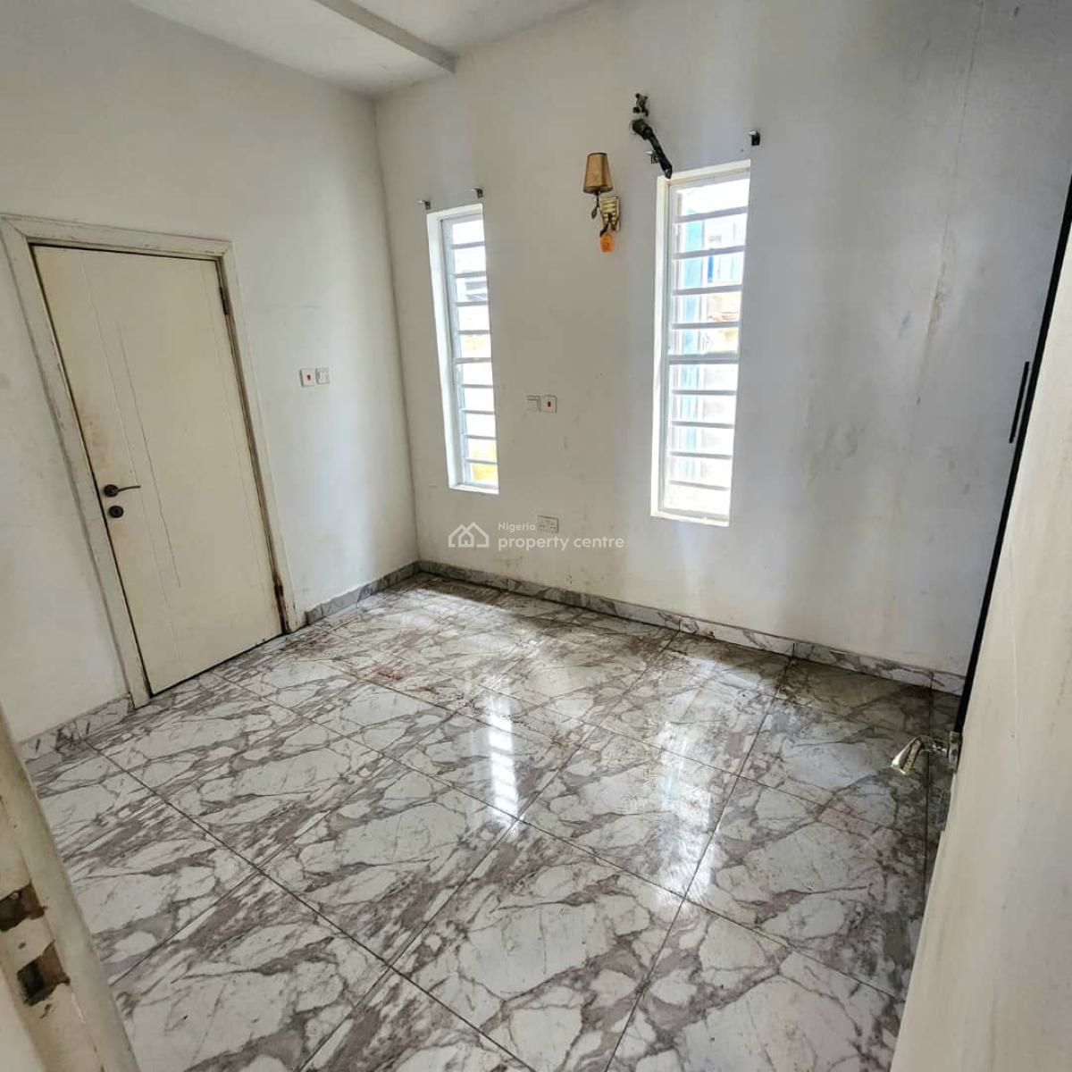 Standard Large Single Room Upstairs  in a Shared Unit, Ikota, Lekki, Lagos, Self Contain (single Rooms) for Rent