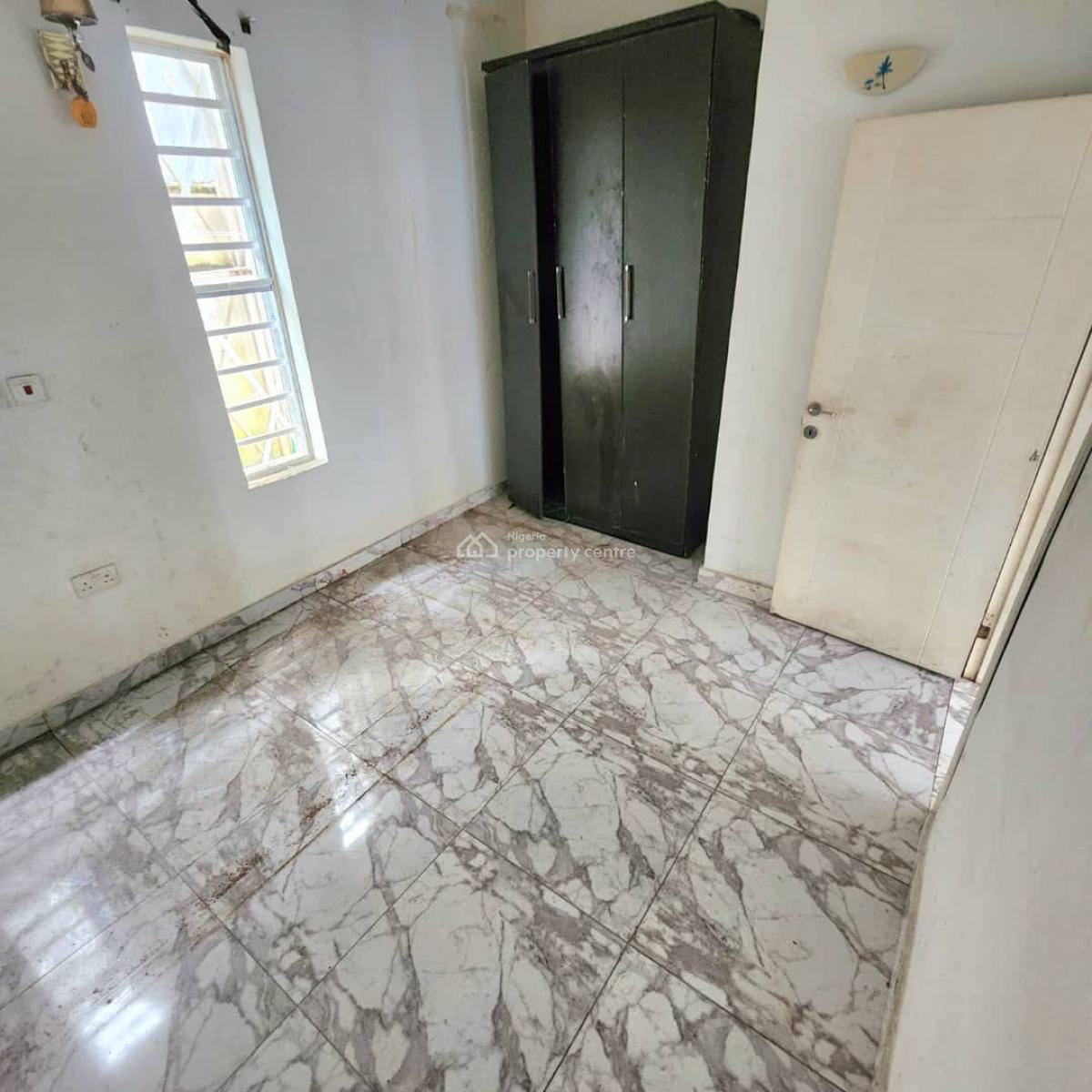 Standard Large Single Room Upstairs  in a Shared Unit, Ikota, Lekki, Lagos, Self Contain (single Rooms) for Rent