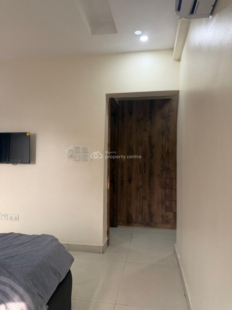 Tastefully Furnished Three Bedroom Seevice Apartment, Borno Way, Alagomeji, Yaba, Lagos, Flat / Apartment Short Let