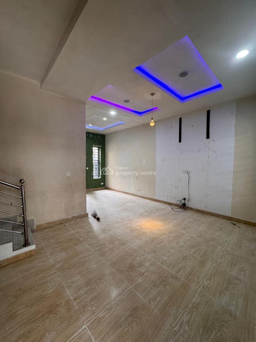 3 Bedrooms, Ikota, Lekki, Lagos, Terraced Duplex for Sale