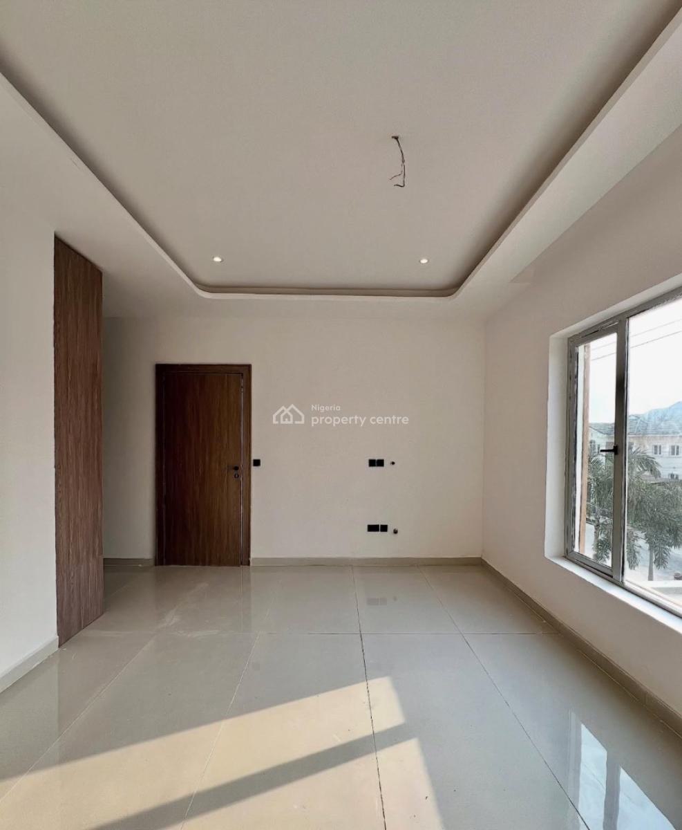 Fully Serviced 2 Bedroom+ Bq Apartments, Lekki Phase 1, Lekki, Lagos, Block of Flats for Sale