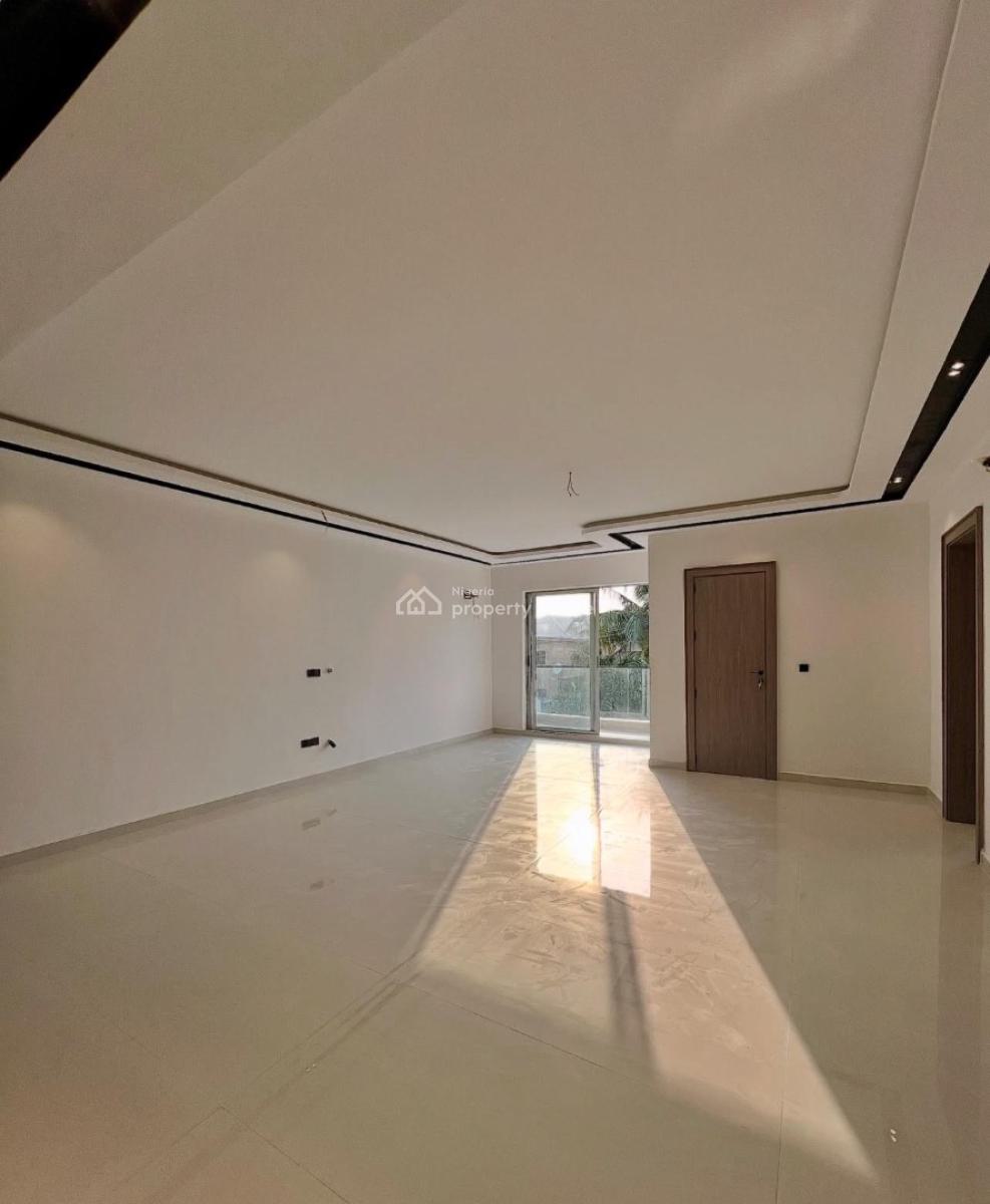 Fully Serviced 2 Bedroom+ Bq Apartments, Lekki Phase 1, Lekki, Lagos, Block of Flats for Sale