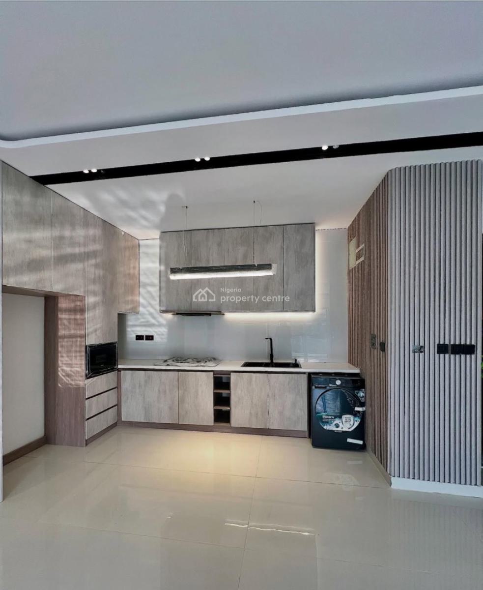 Fully Serviced 2 Bedroom+ Bq Apartments, Lekki Phase 1, Lekki, Lagos, Block of Flats for Sale