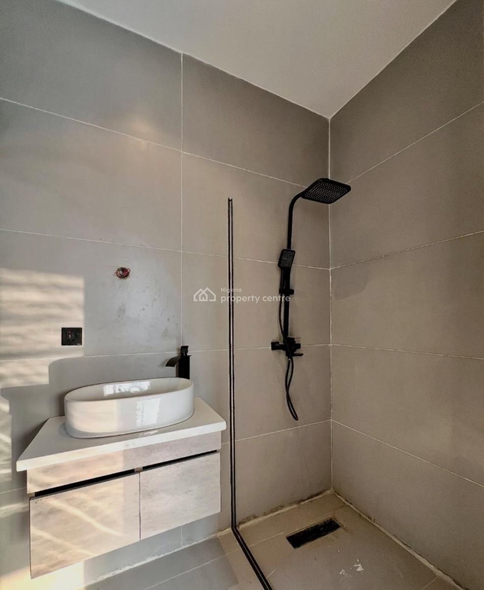 Fully Serviced 2 Bedroom+ Bq Apartments, Lekki Phase 1, Lekki, Lagos, Block of Flats for Sale