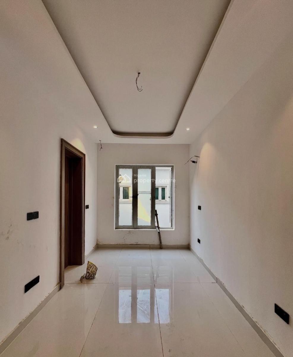 Fully Serviced 2 Bedroom+ Bq Apartments, Lekki Phase 1, Lekki, Lagos, Block of Flats for Sale